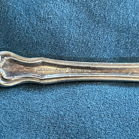 Set of 2 Westmoreland George and Martha sterling serving spoons. - Picture 3 of 4